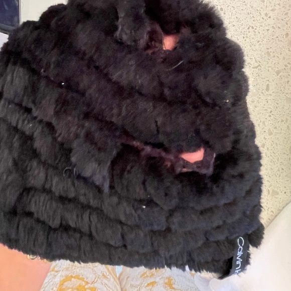 Calvin Klein fuzzy warm beanie - Picture 2 of 2